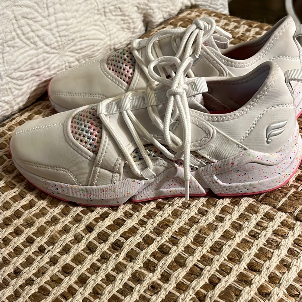 Briol sude performance sneaker with Pink Speckles
